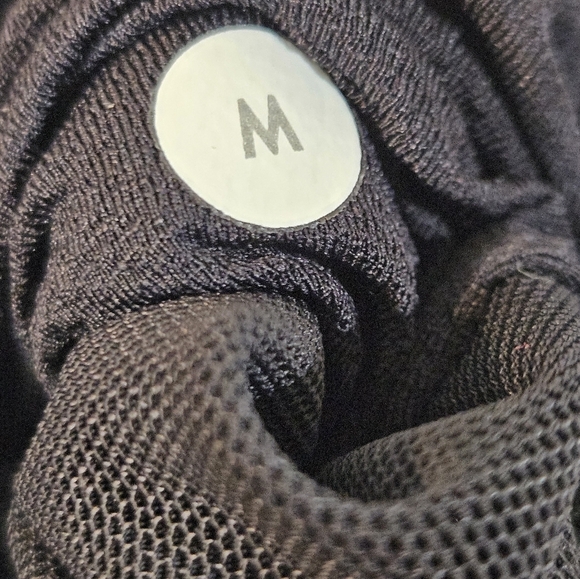 Lululemon Men's Gray Shorts - Picture 7 of 7